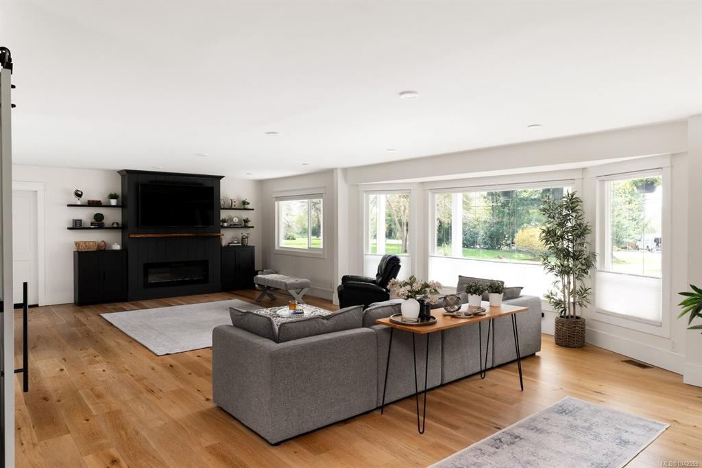 Third View of 826 Birch Rd, North Saanich, BC, V8L 5R9