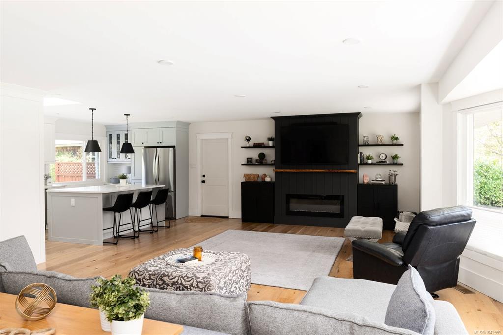 Fourth View of 826 Birch Rd, North Saanich, BC, V8L 5R9