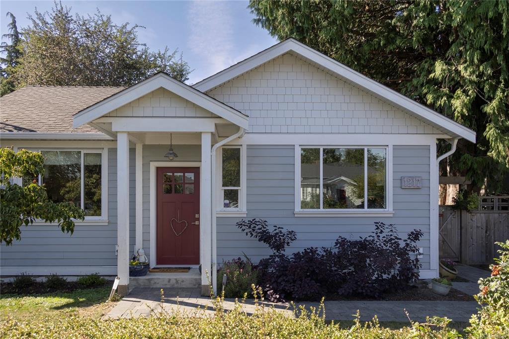 Third View of 1217 May St, Victoria, BC, V8V 2S8