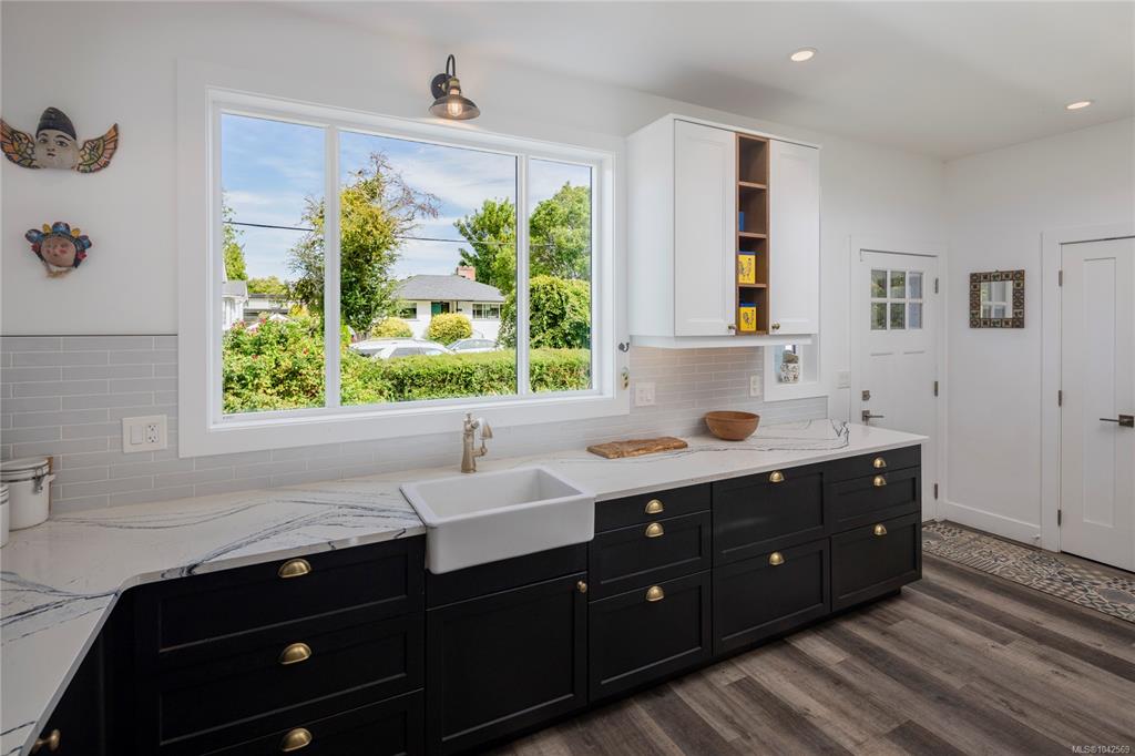 Fifth View of 1217 May St, Victoria, BC, V8V 2S8