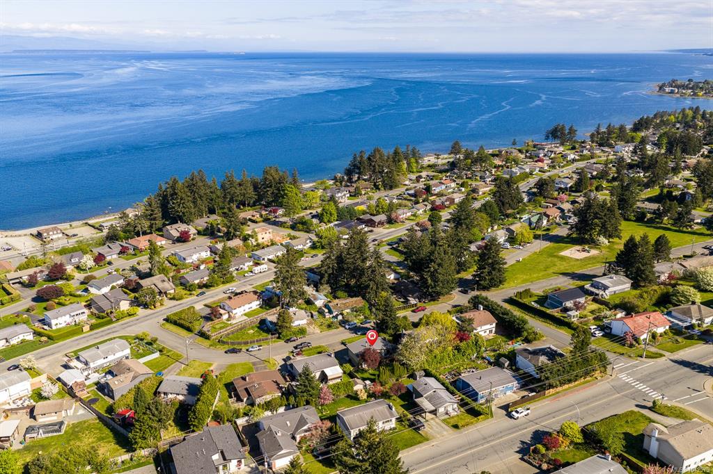 Second View of 1068 Ruby Rd, Campbell River, BC, V9W 1M8