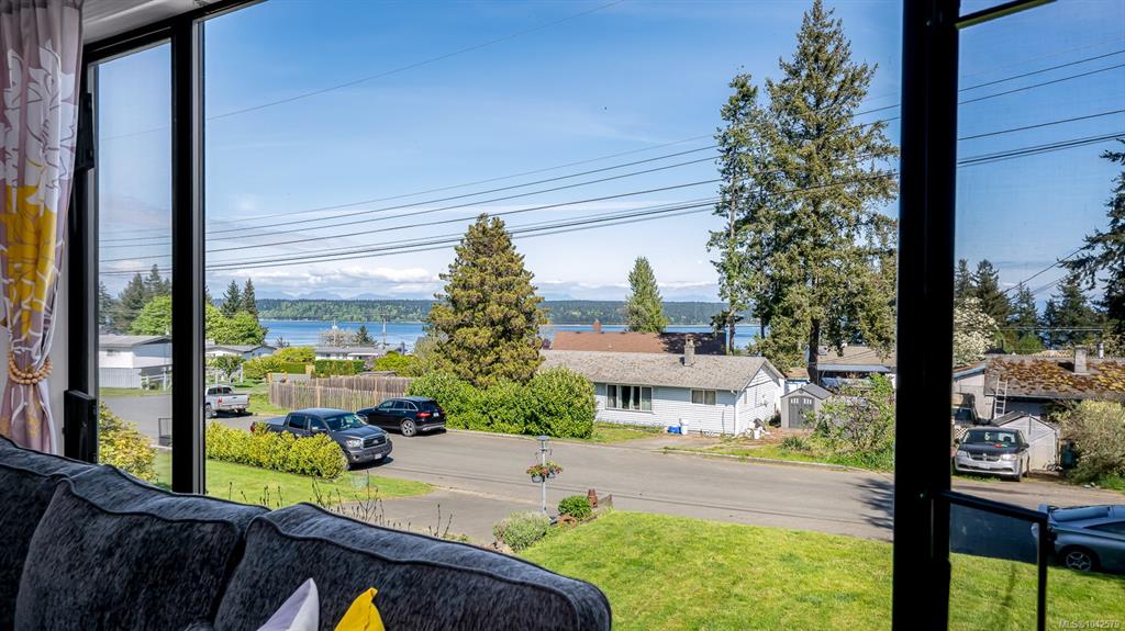 Third View of 1068 Ruby Rd, Campbell River, BC, V9W 1M8