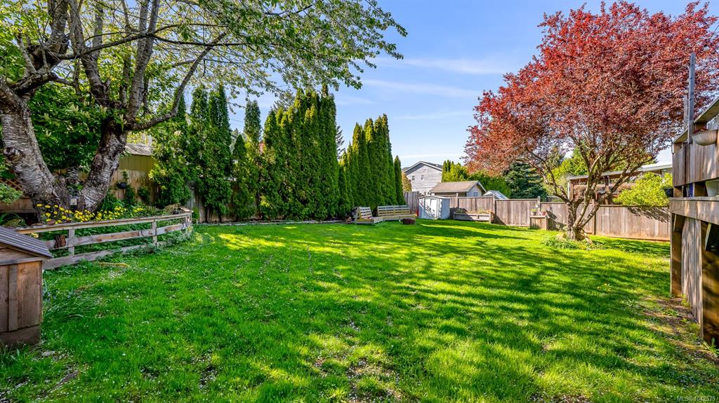 Fifth View of 1068 Ruby Rd, Campbell River, BC, V9W 1M8