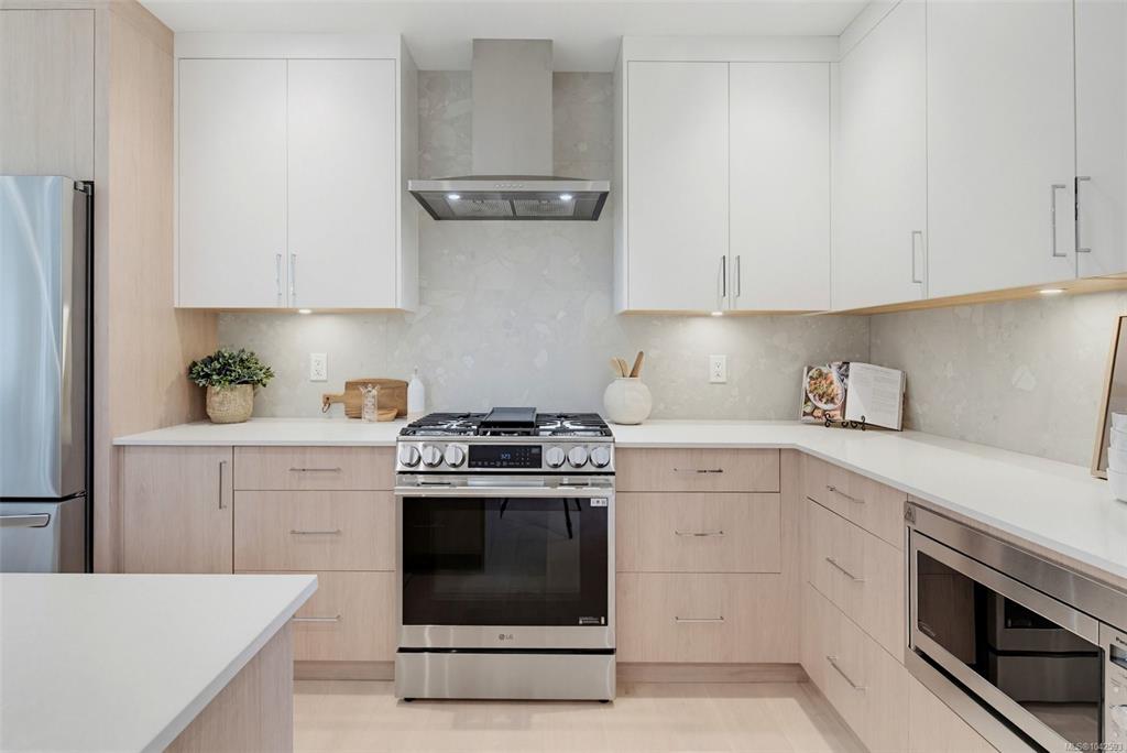 Fifth View of 920 Island Rd, Oak Bay, BC, V8S 2T9