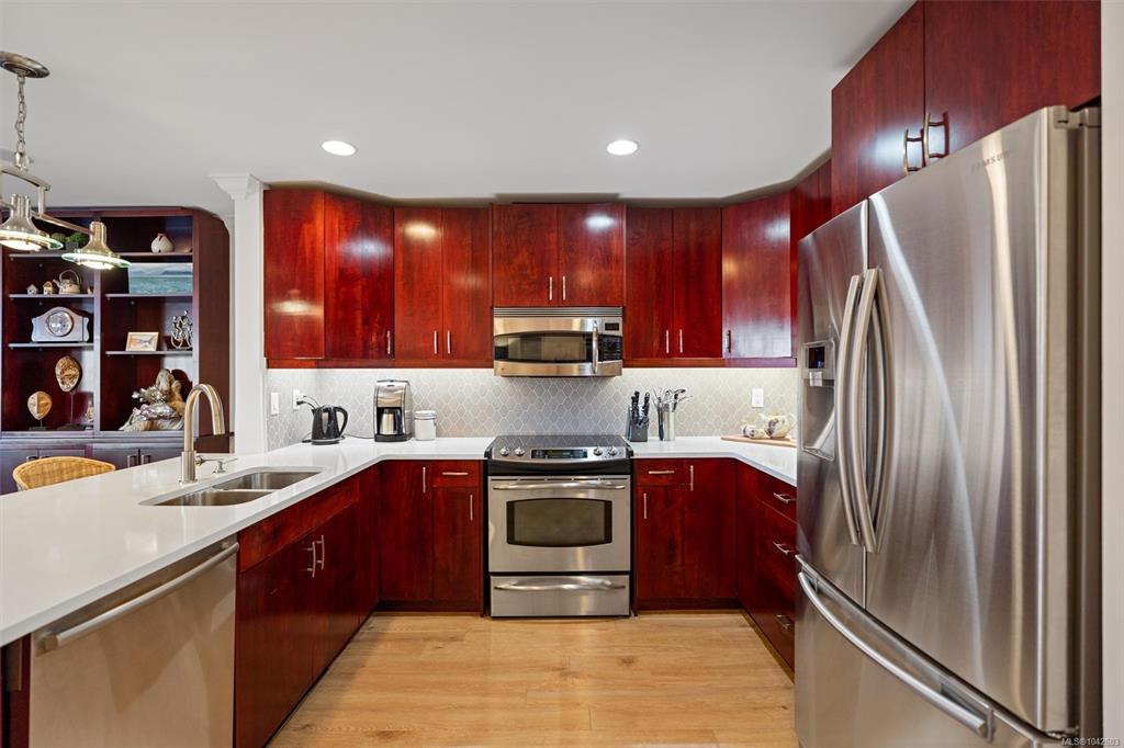 Third View of 640 Montreal St, Victoria, BC, V8V 1Z8