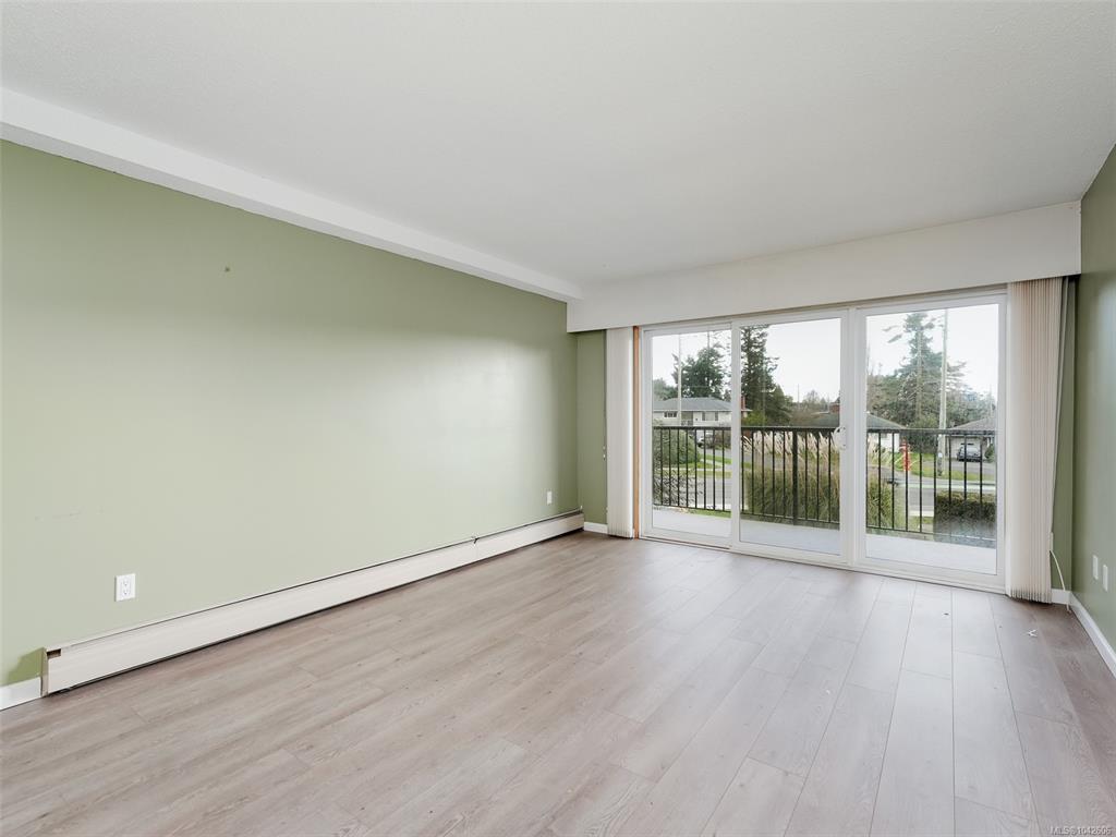 Fourth View of 1680 Poplar Ave, Colony Park Manor, Saanich, BC, V8P 4K7