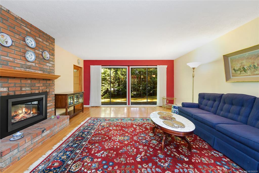 Fourth View of 4631 Lochside Dr, Saanich, BC, V8Y 2S9