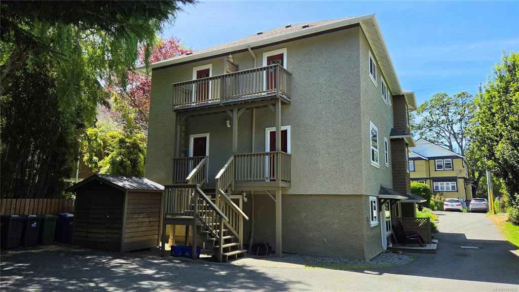 Fifth View of 1025 Carberry Gdns, Victoria, BC, V8S 3R8