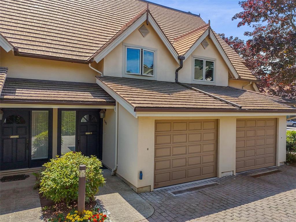 Second View of 210 Russell St, Rainbow Estates, Victoria, BC, V9A 3X2
