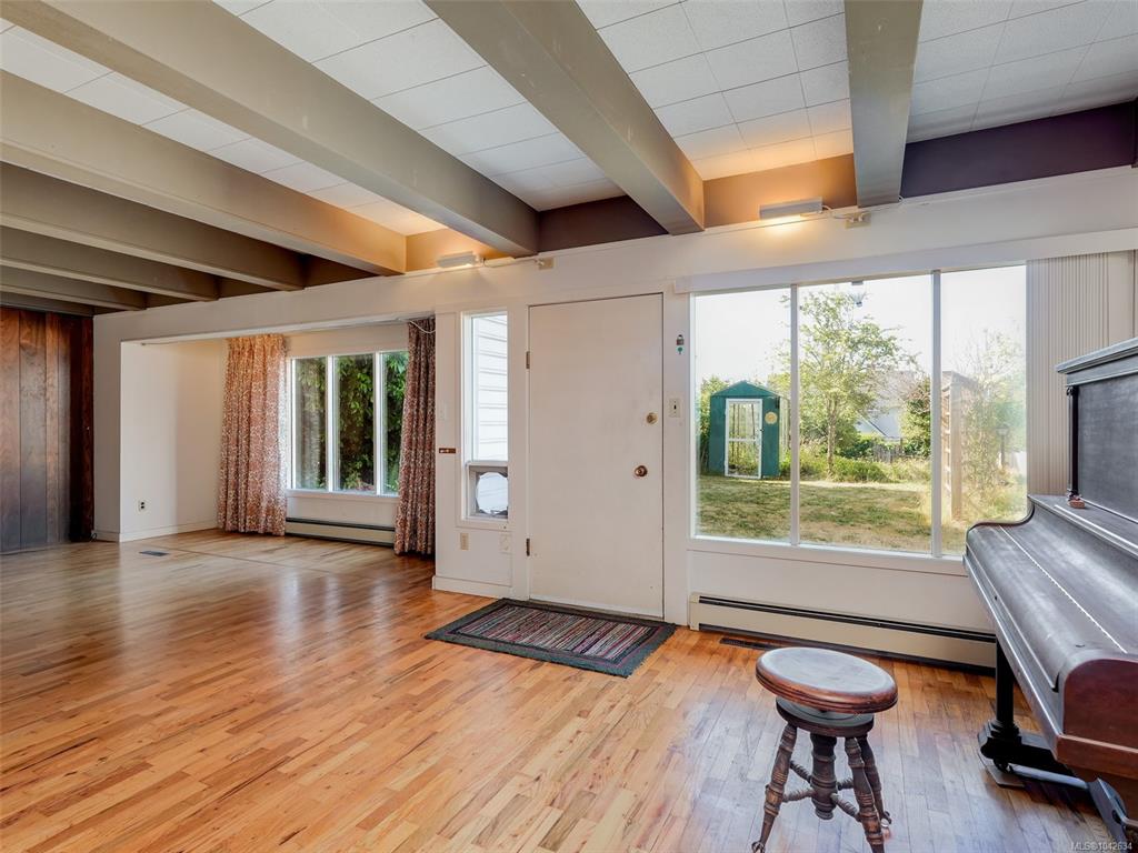 Fifth View of 1232 Richardson St, Victoria, BC, V8V 3E1