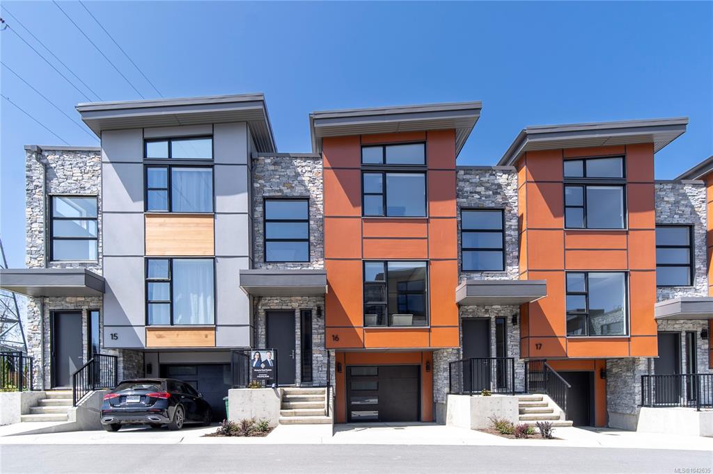 Third View of 4253 Dieppe Rd, Paragon Parc, Saanich, BC, V8X 2N2