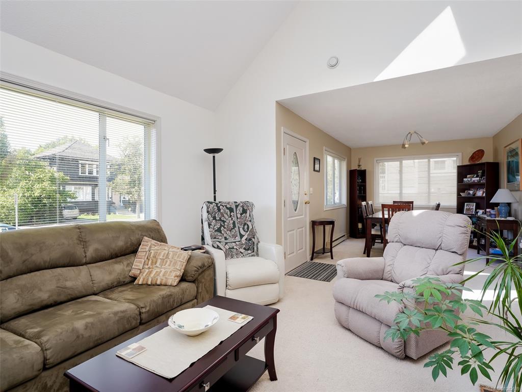 Fifth View of 1230 Richardson St, Victoria, BC, V8V 3E1