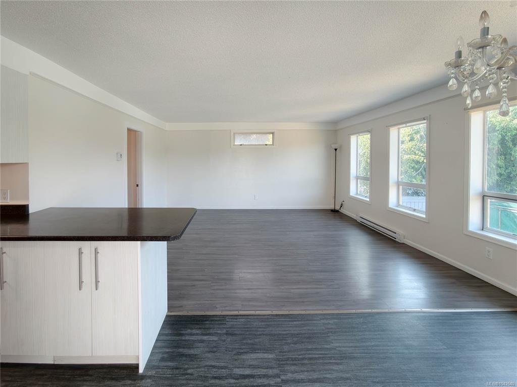 Fifth View of 729 Daffodil Ave, Saanich, BC, V8Z 2S8