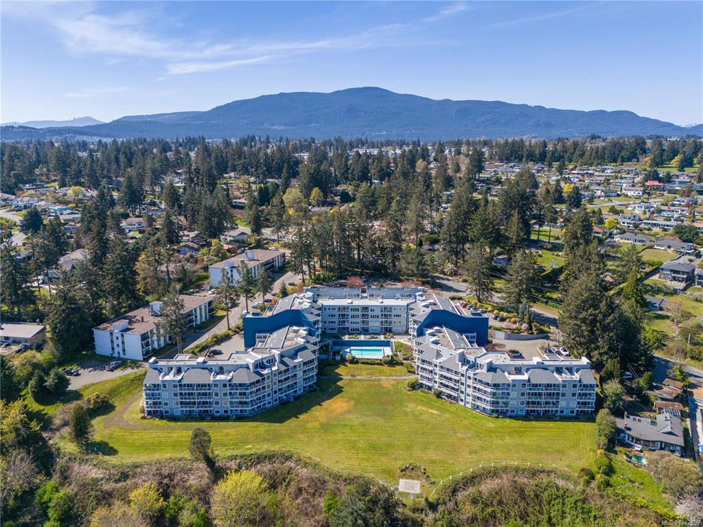 2562 Departure Bay Rd, 1042650, BC,