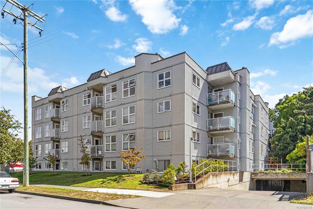 1201 Hillside Ave, 1042654, BC,