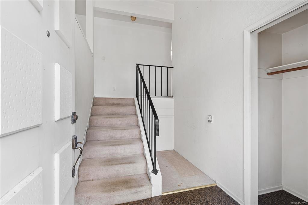 Third View of 3931 Braefoot Pl, Saanich, BC, V8P 2S2