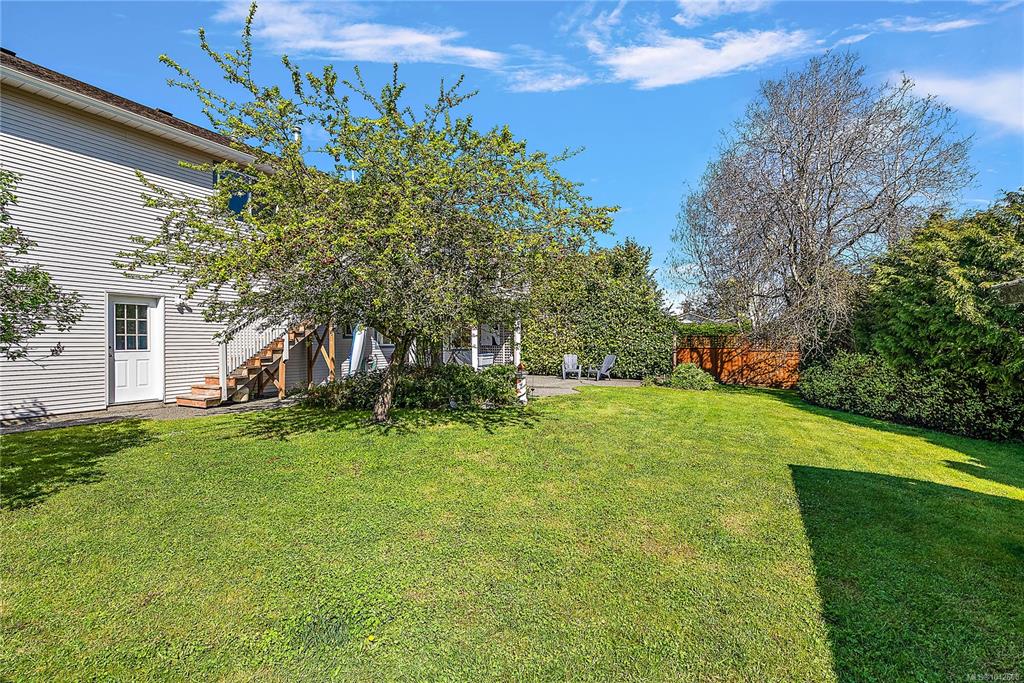 Fourth View of 10347 Bowerbank Rd, Sidney, BC, V8L 3L6