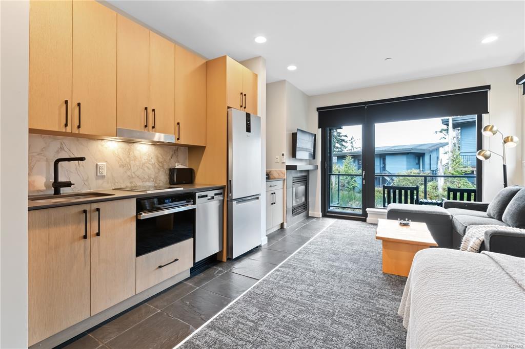 596 Marine Dr, 1042662, BC,