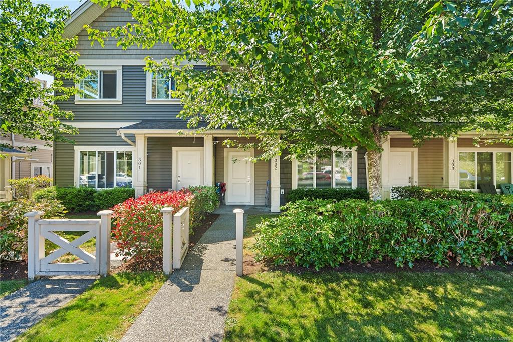Second View of 1675 Crescent View Dr, Nanaimo, BC, V9S 0A8