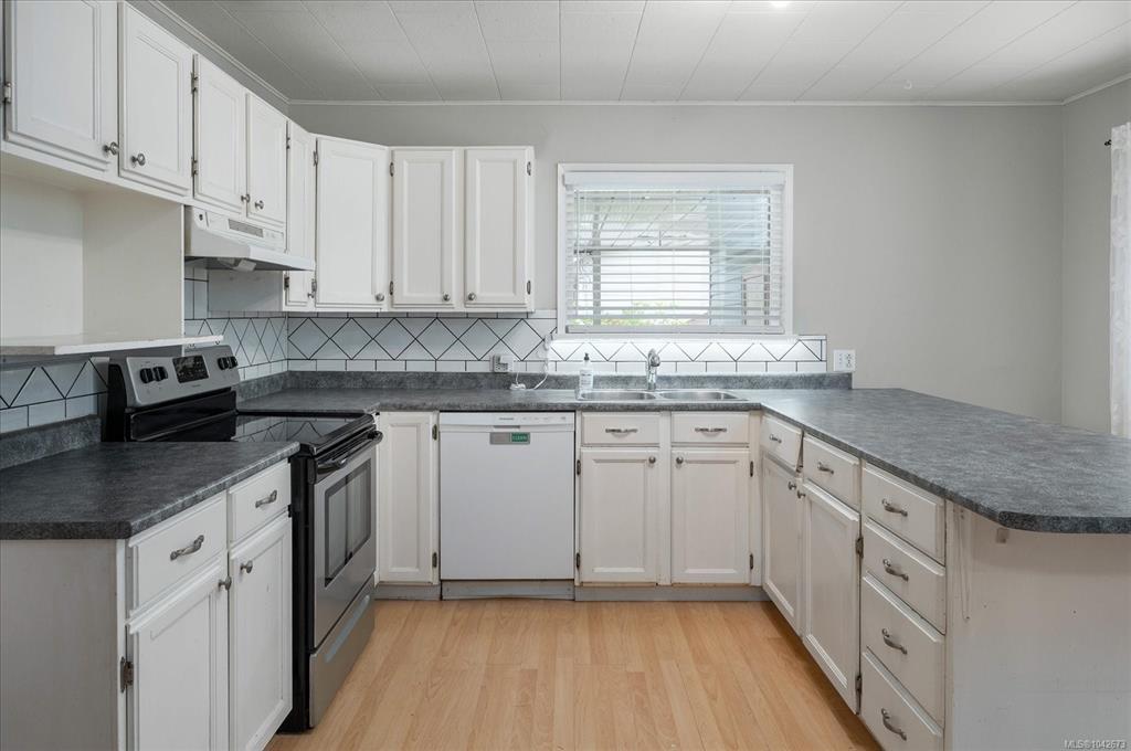 Fifth View of 261 Villa Rd, Nanaimo, BC, V9T 2P6