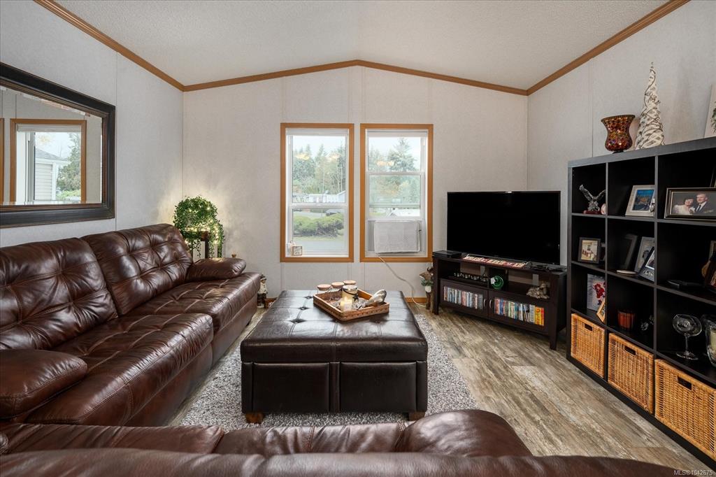 Third View of 6820 Parklands Pl, Lantzville, BC, V0R 2H0