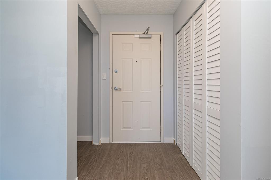 Fifth View of 3460 Quadra St, Saanich, BC, V8X 1G6