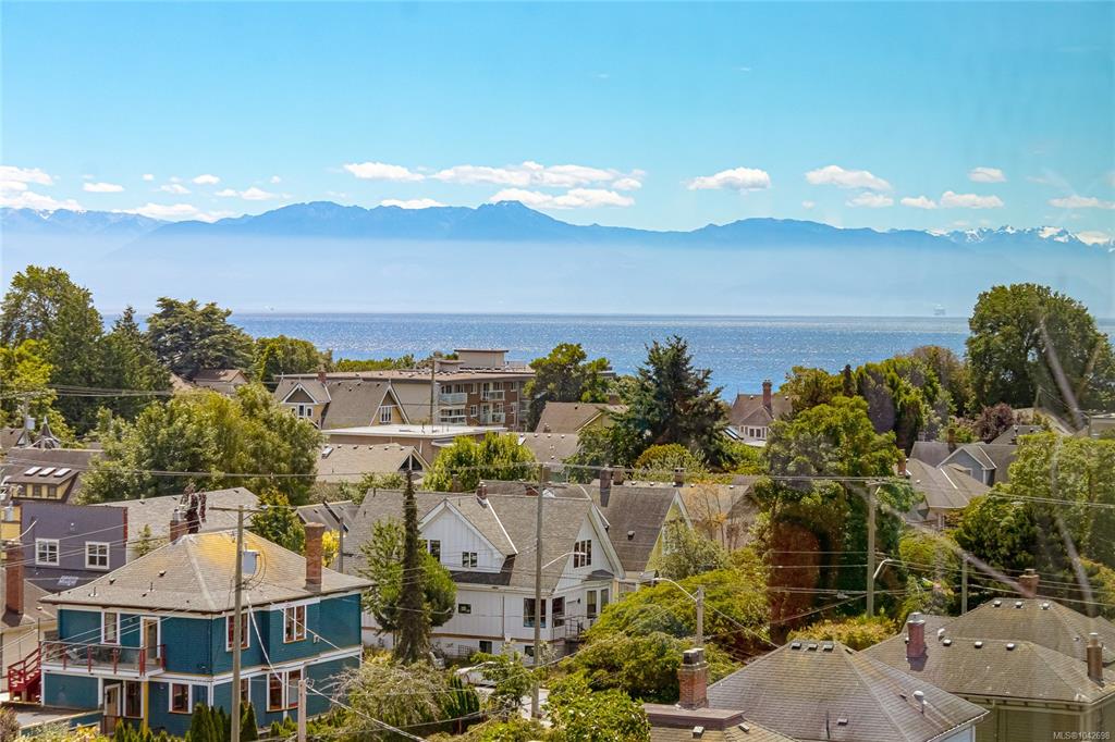 Fifth View of 139 Clarence St, Clarence House, Victoria, BC, V8V 2J1