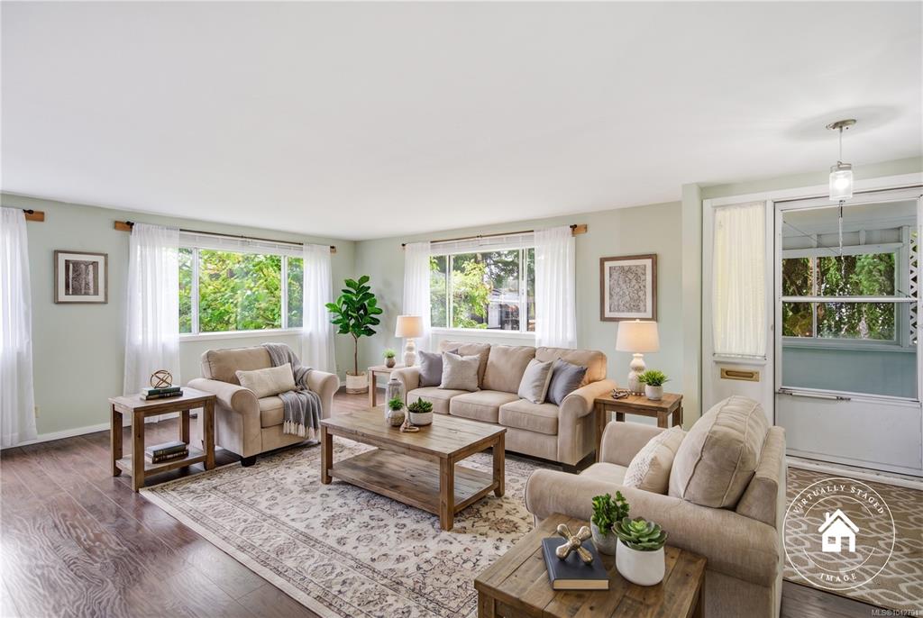 Third View of 1247 Arbutus Rd, Parksville, BC, V9P 1R4