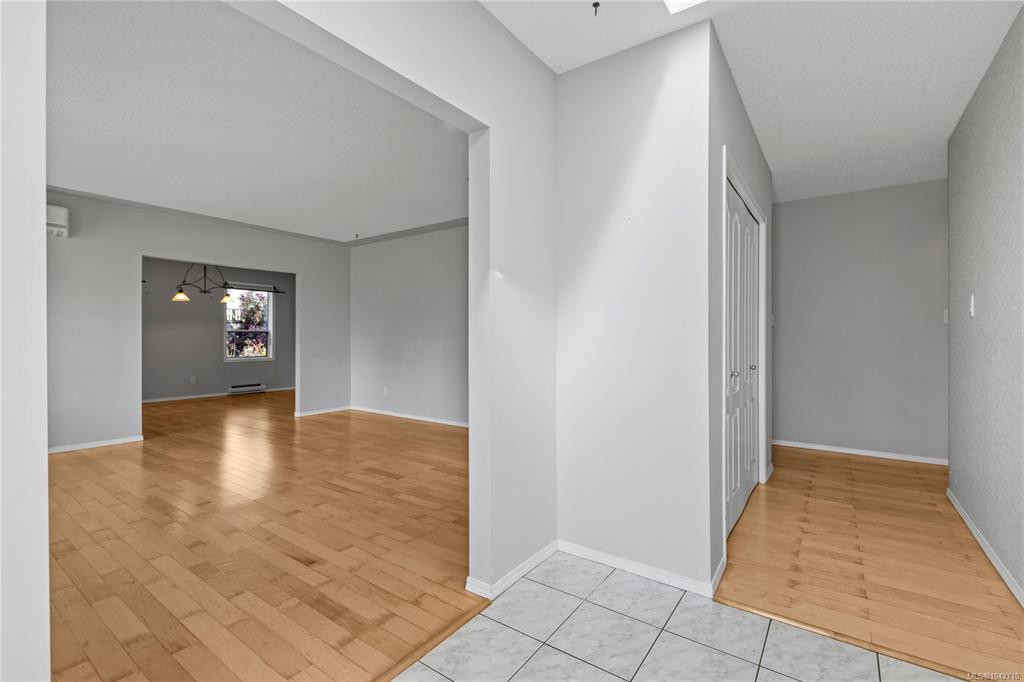 Third View of 625 Forsyth Ave, Parksville, BC, V9P 1G9