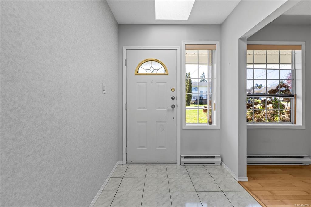 Fourth View of 625 Forsyth Ave, Parksville, BC, V9P 1G9