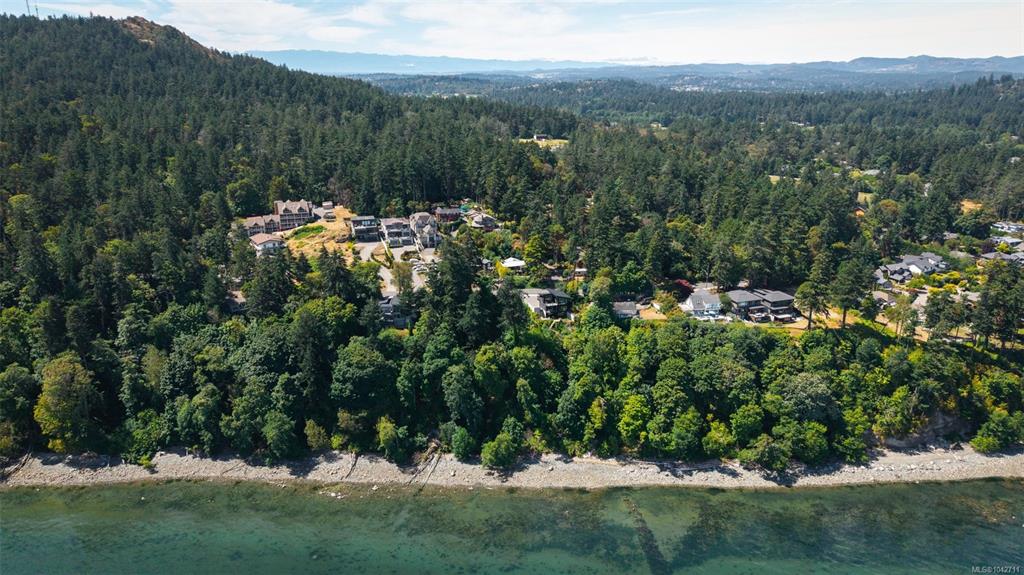 Fourth View of 4569 Cordova Bay Rd, Saanich, BC, V8X 3V6