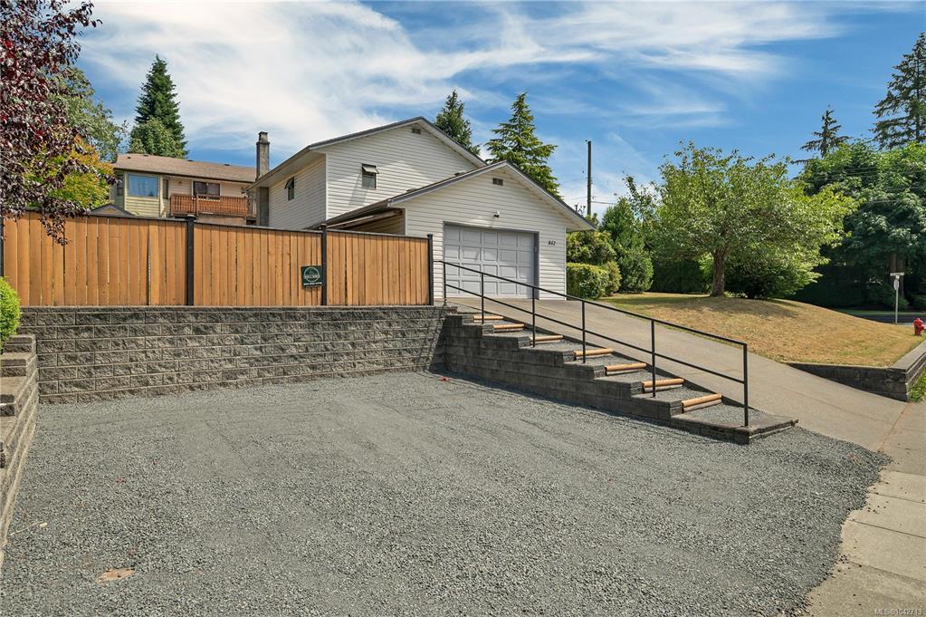 852 Eland Dr, 1042713, BC,