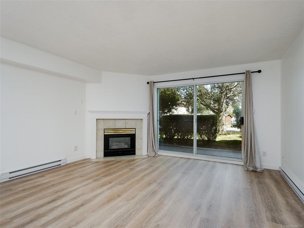 Fifth View of 3724 Harriet Rd, Saanich, BC, V8Z 3T2
