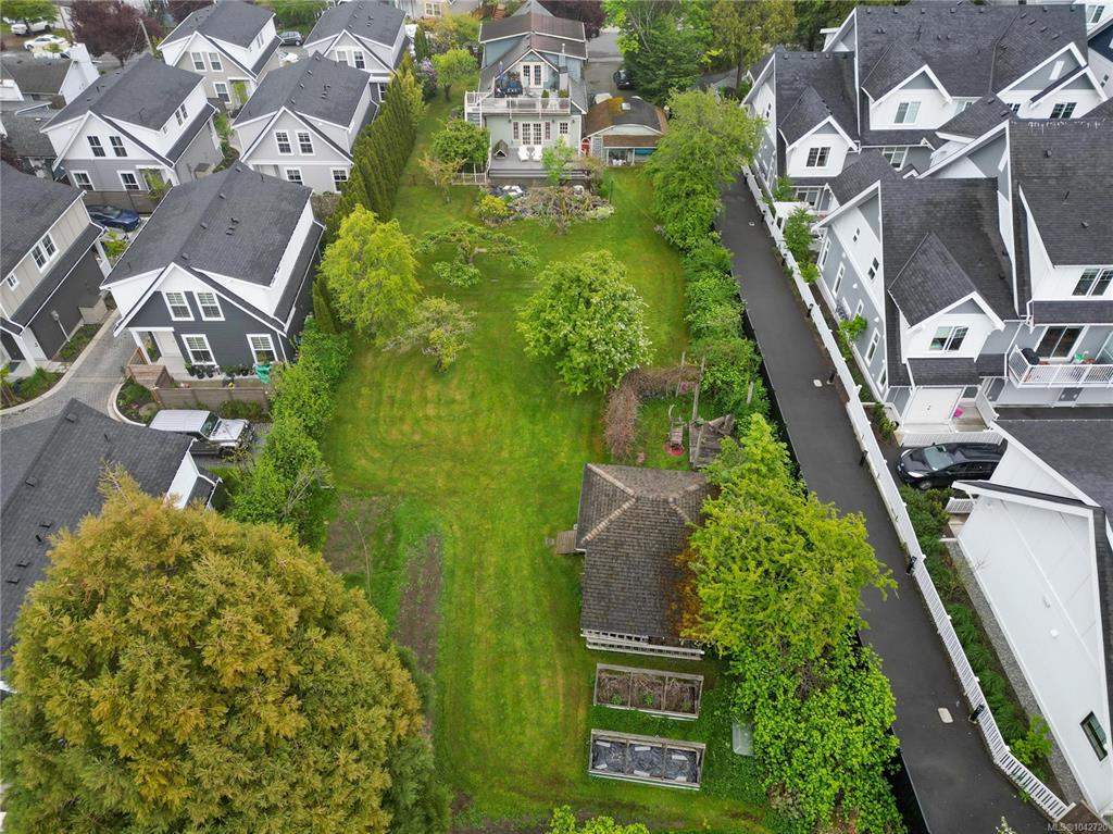 Fifth View of 3106 Washington Ave, Victoria, BC, V9A 1P6