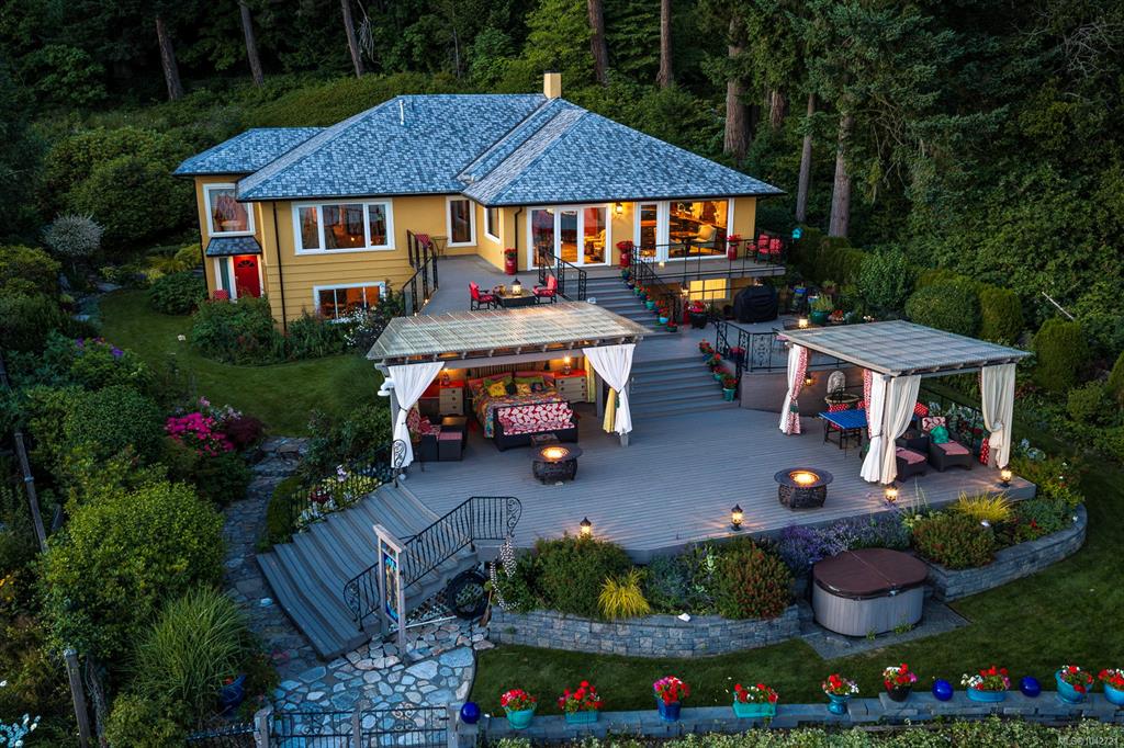 Third View of 2299 Comox Ave, Comox, BC, V9M 1X6