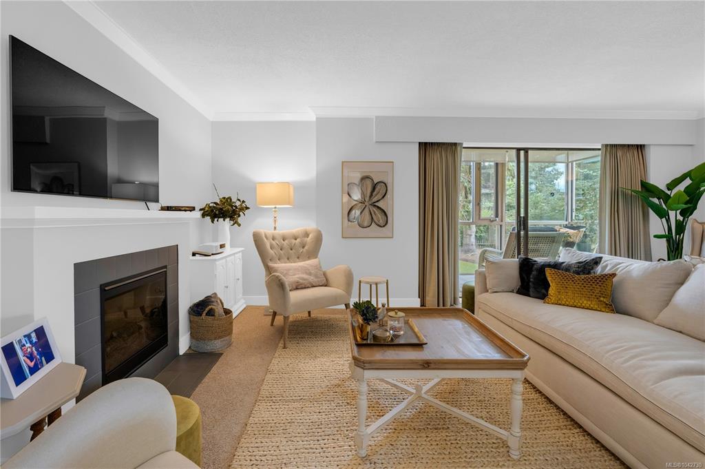 Fifth View of 2125 Oak Bay Ave, Oak Bay, BC, V8R 1E8