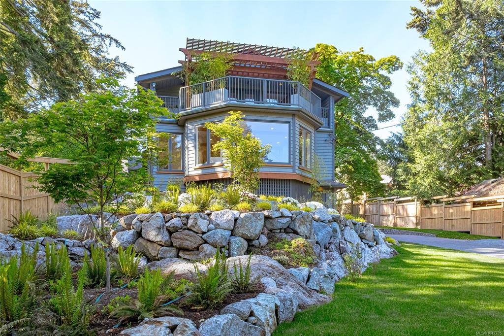 Second View of 4906 Cordova Bay Rd, Saanich, BC, V8Y 2J5