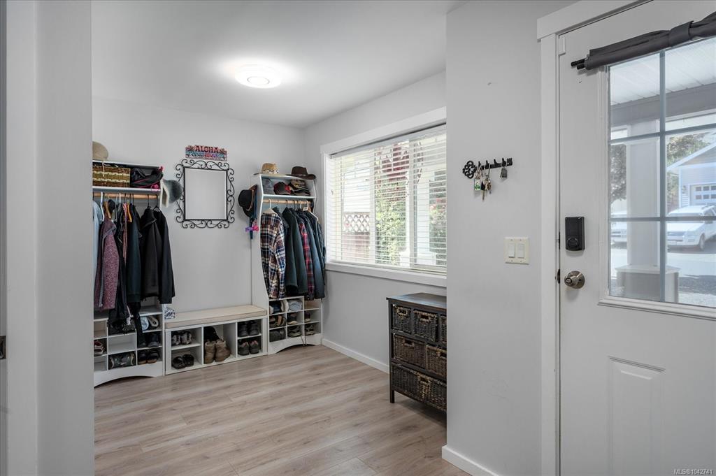 Fourth View of 621 Oakwood Rd, Ladysmith, BC, V9G 2C1