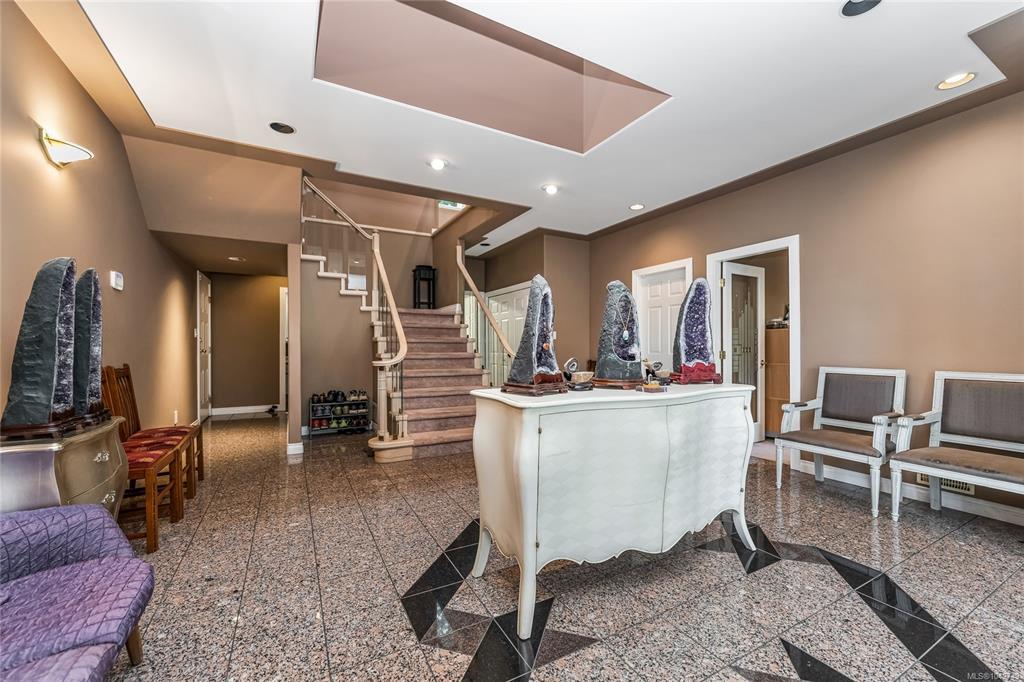 Fourth View of 1060 Valewood Trail, Saanich, BC, V8X 5G7