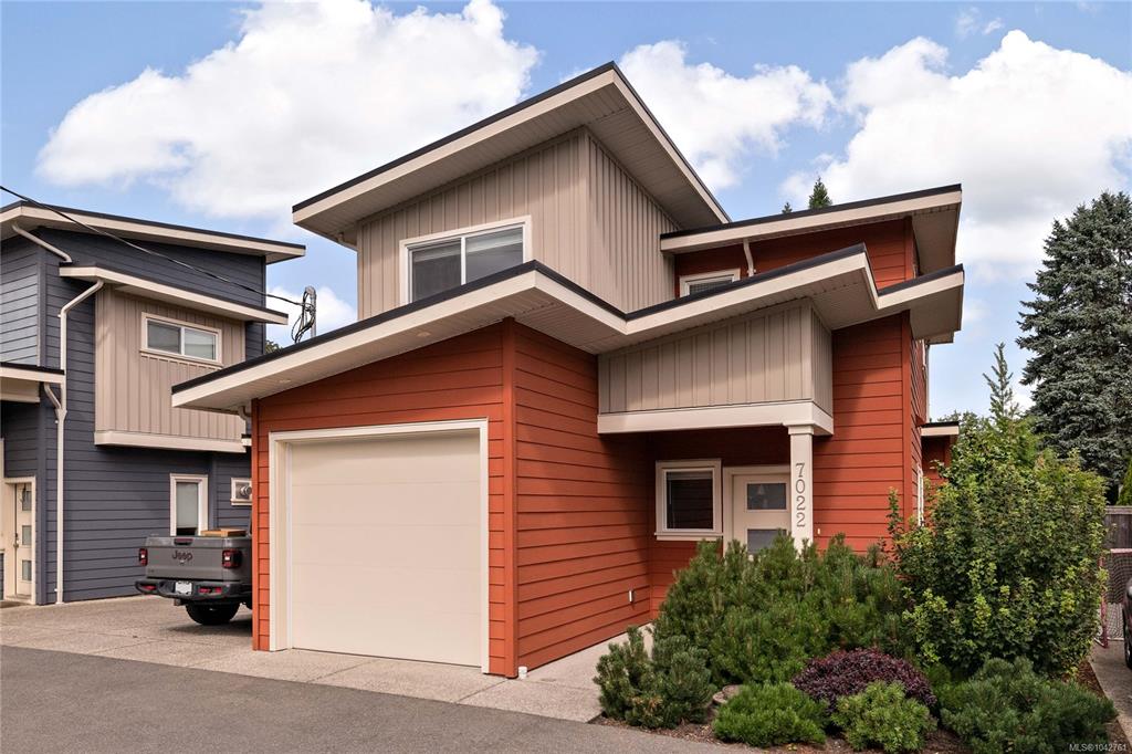 7022 Wallace Dr, 1042761, BC,