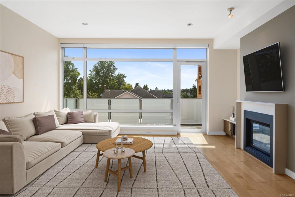 Fifth View of 2830 Irma St, Victoria, BC, V9A 1S2