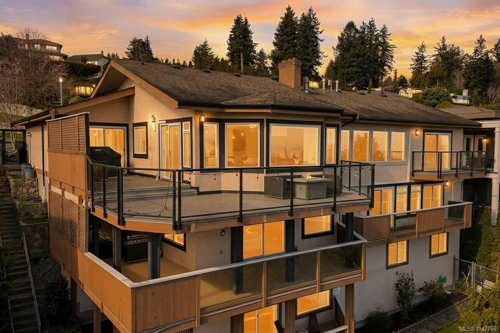 Third View of 972 Seapearl Pl, Saanich, BC, V8Y 2X2