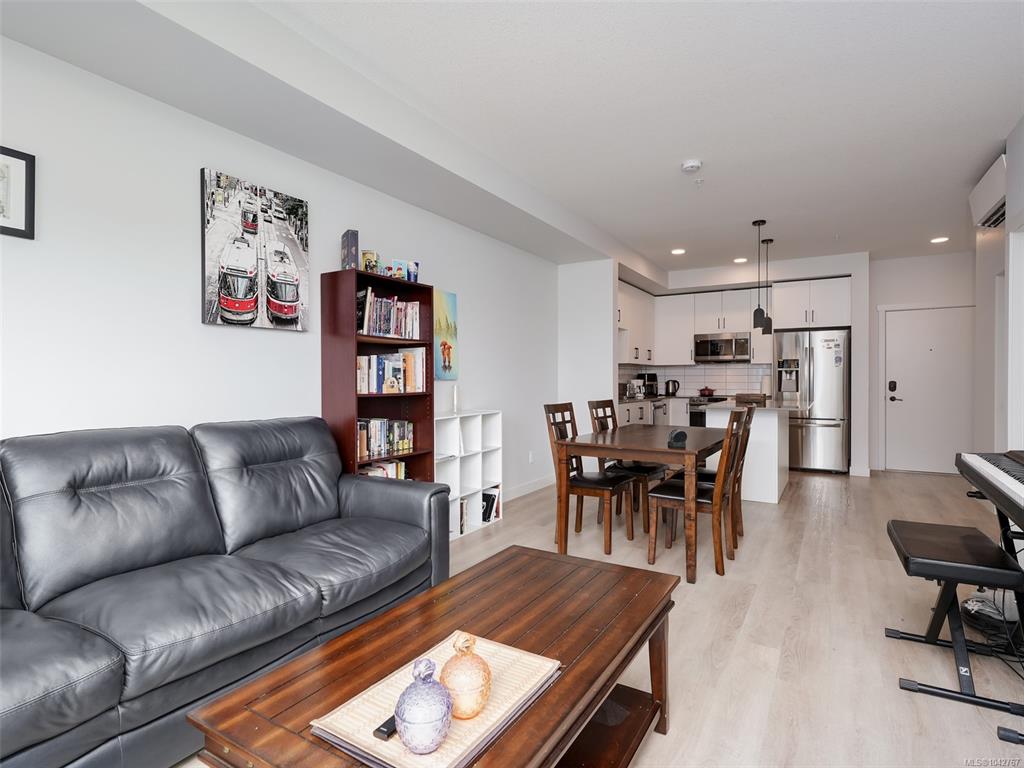 Fifth View of 2461 Gateway Rd, Langford, BC, V9B 6M6