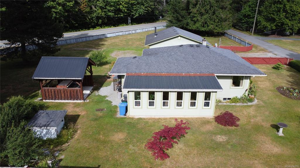 Fourth View of 10289 Tamea Rd, Honeymoon Bay, BC, V0R 1Y0