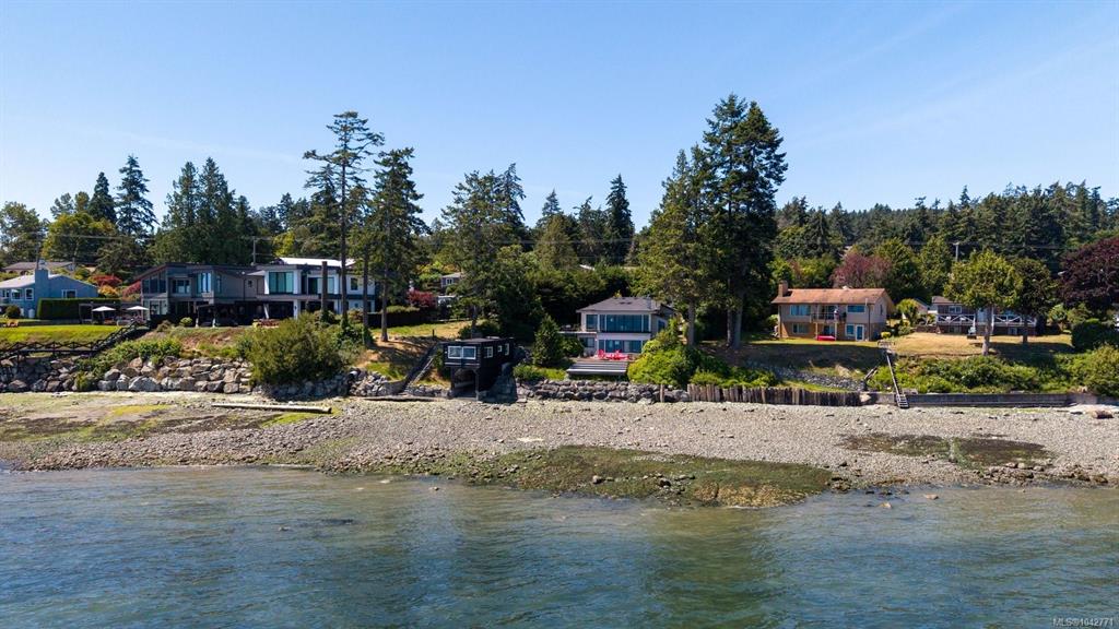 Fourth View of 8543 Lochside Dr, North Saanich, BC, V8L 1M5