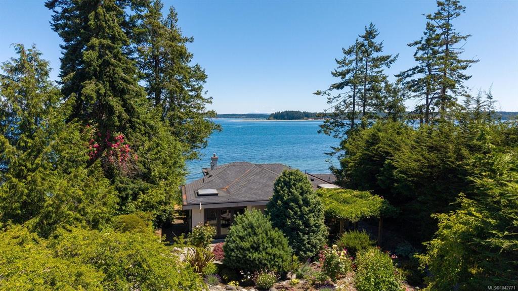 Fifth View of 8543 Lochside Dr, North Saanich, BC, V8L 1M5