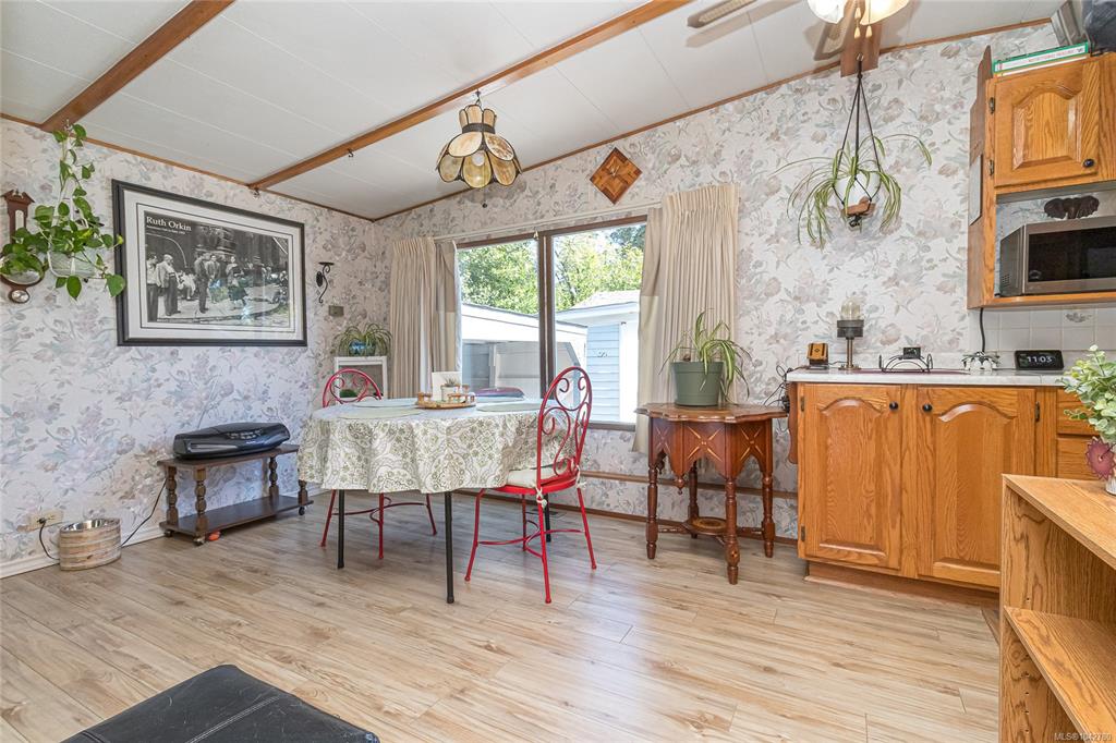 Fifth View of 1201 Craigflower Rd, View Royal, BC, V9A 2X9