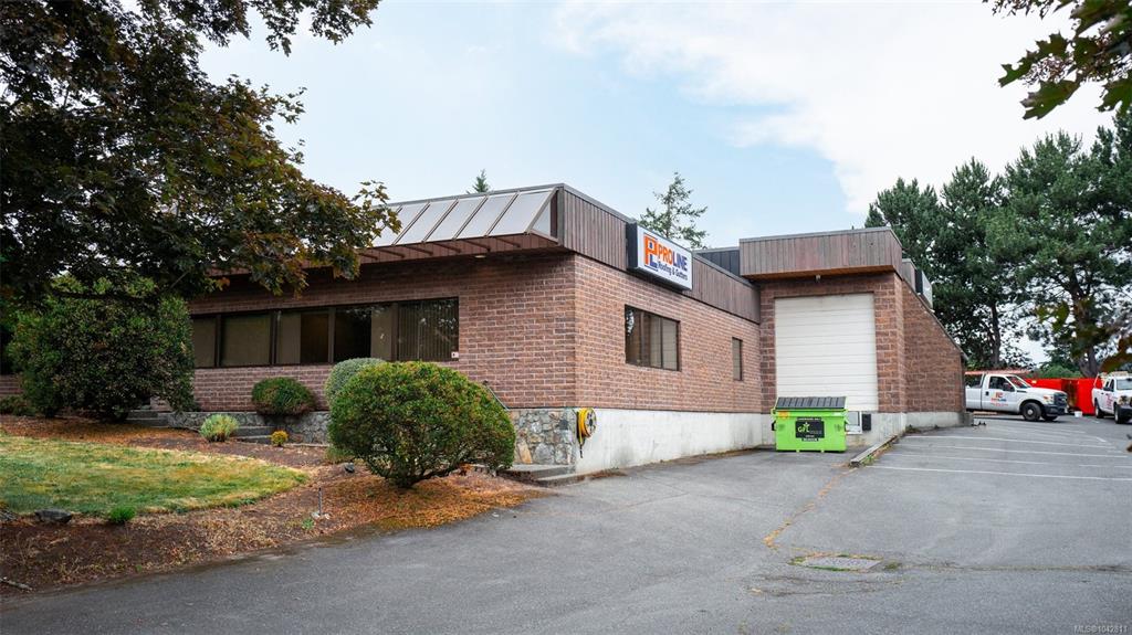 Fifth View of 760 Enterprise Cres, Saanich, BC, V8Z 6R4
