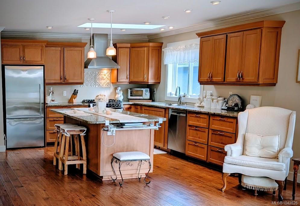 Third View of 1307 Oceanside Dr, Oceanside, Qualicum Beach, BC, V9K 2K4