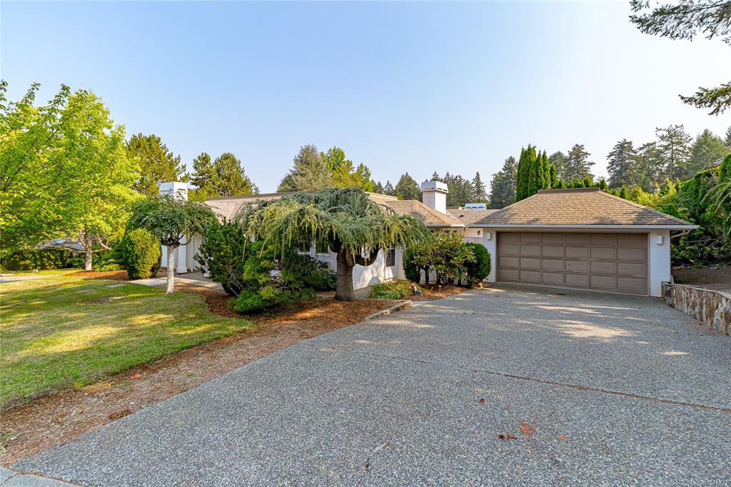 Fifth View of 1096 Valewood Trail, Saanich, BC, V8X 5E3